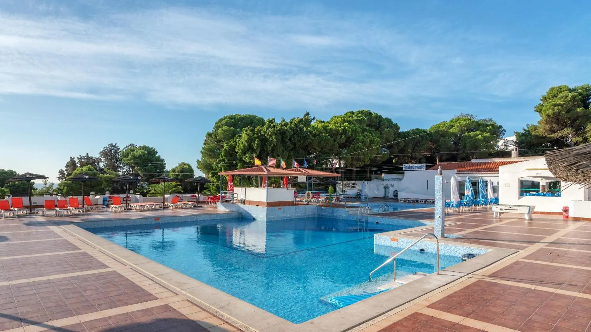Bnb Homes Jardim Cozy Apartment With Pools Near The Old Town Portugal